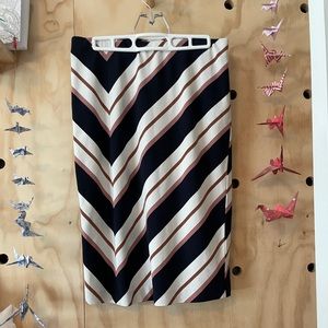 Like New Ann Taylor Pencil Skirt Size 8